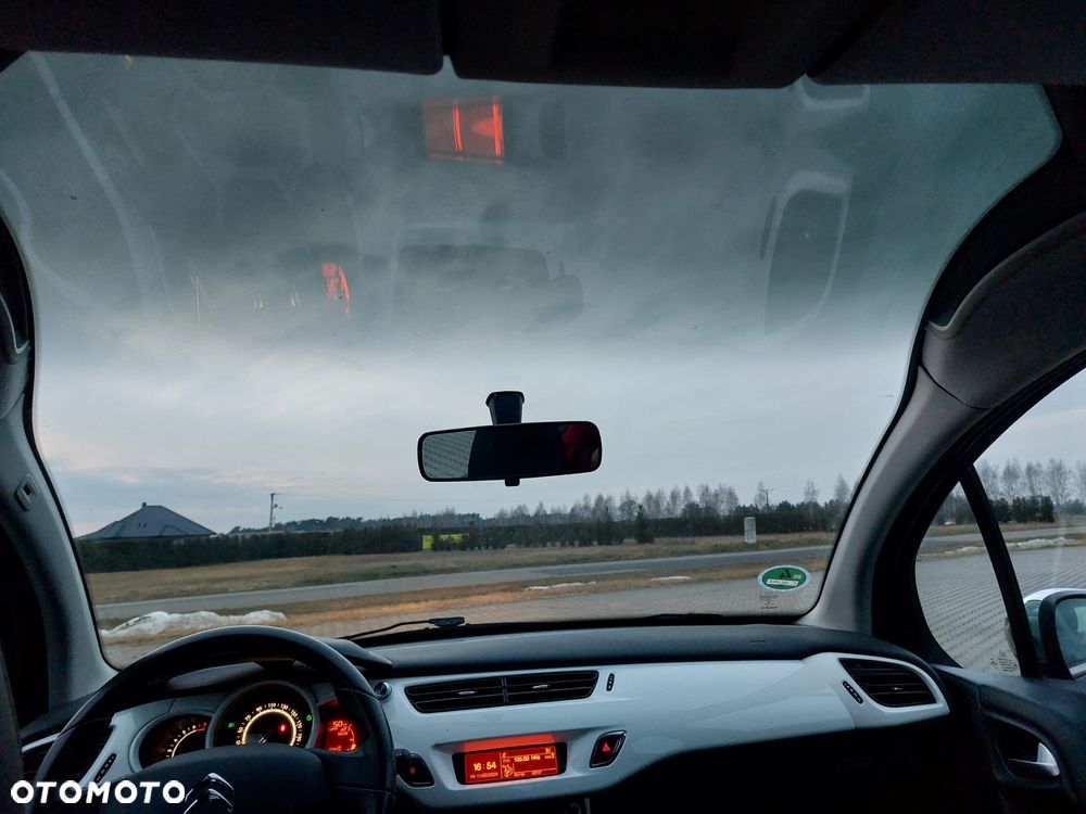 Citroën C3 Pure Tech (VTi) 82 Exclusive - 24