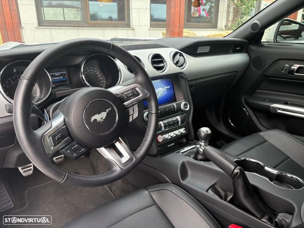 Ford Mustang 2.3i EcoBoost - 11