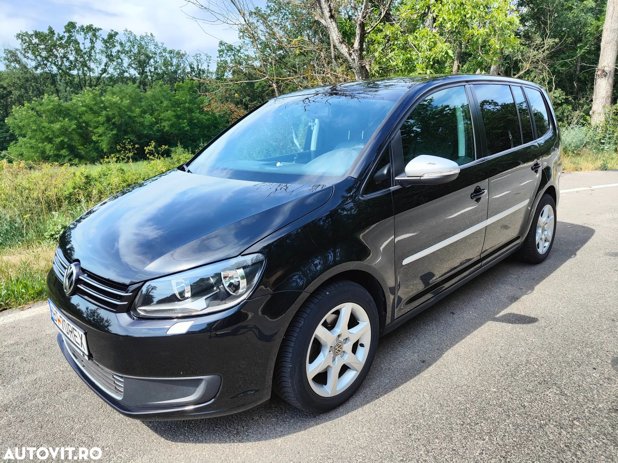 Volkswagen Touran 1.6 TDI DSG Comfortline - 1