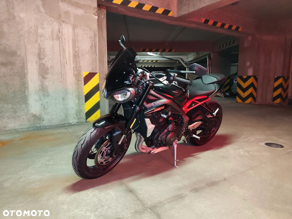 Triumph Street Triple - 1