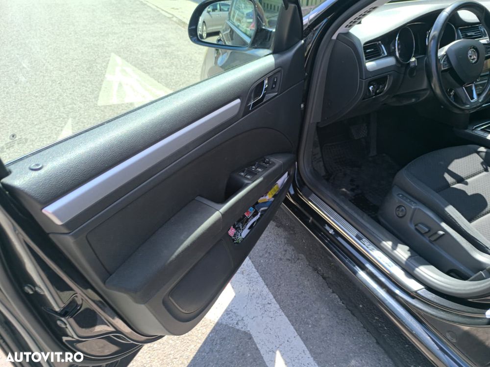 Skoda Superb 2.0 TDI DSG Ambition - 11