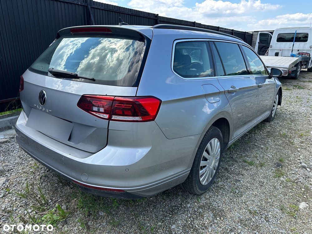 Volkswagen Passat Variant 2.0 TDI EVO Essence DSG - 6