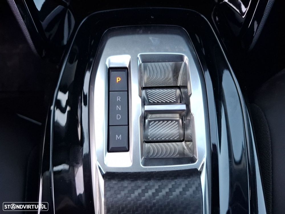 Peugeot 208 1.2 Hybrid Allure e-DCS6 - 19