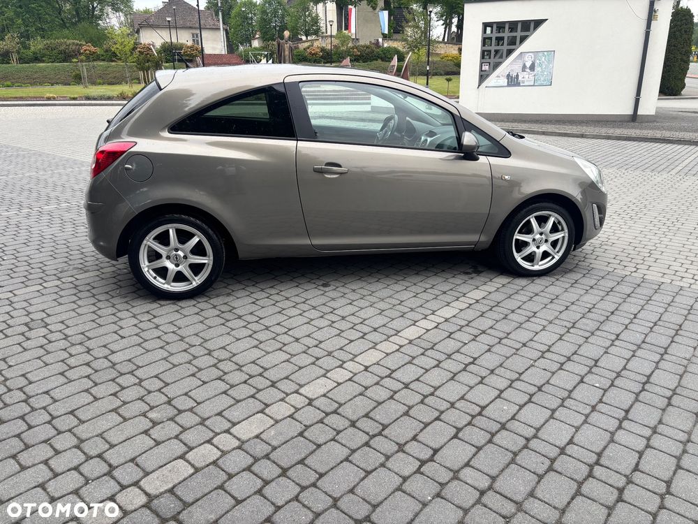 Opel Corsa 1.4 16V Satellite - 8