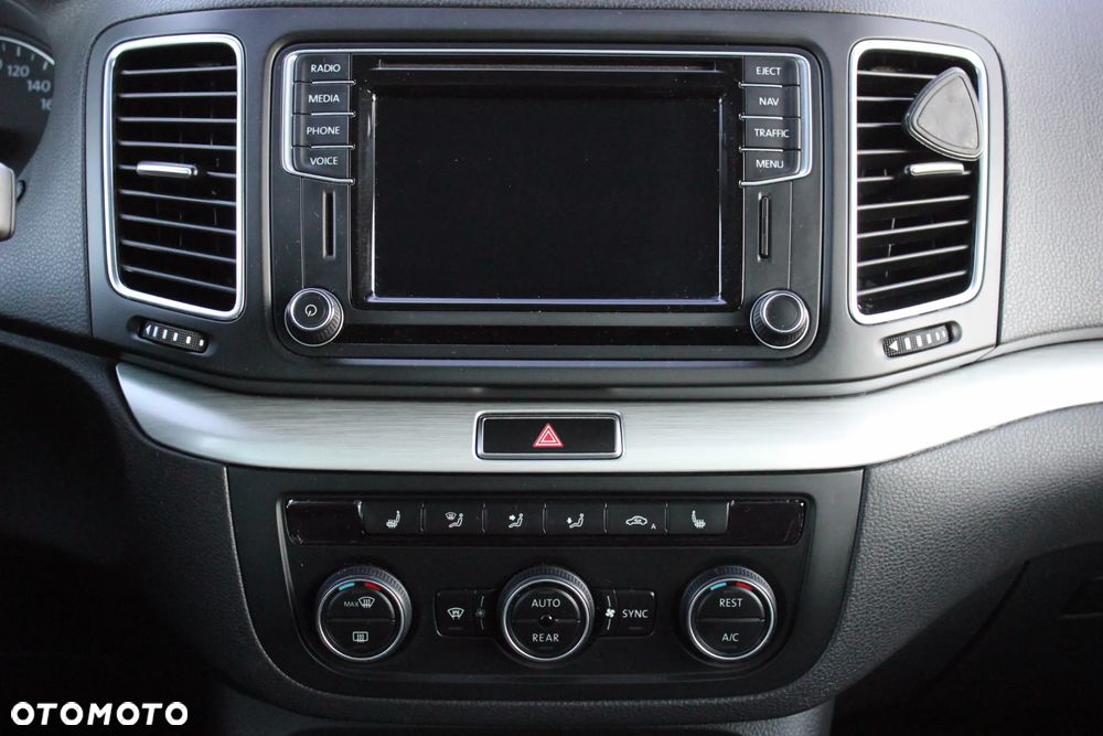 Volkswagen Sharan 2.0 TDI DSG (BlueMotion Technology) Comfortline - 19