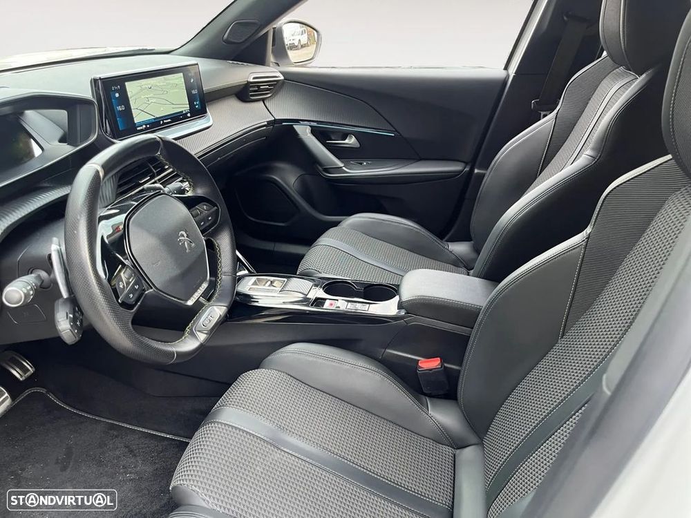 Peugeot 2008 1.5 BlueHDi GT EAT8 - 10