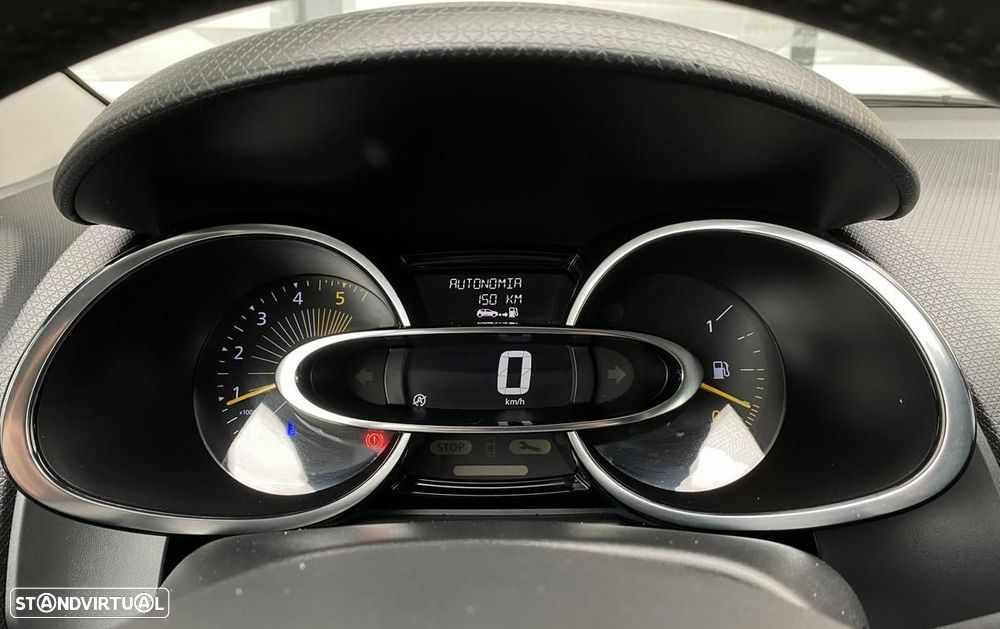 Renault Clio Sport Tourer 1.5 dCi Dynamique S - 23