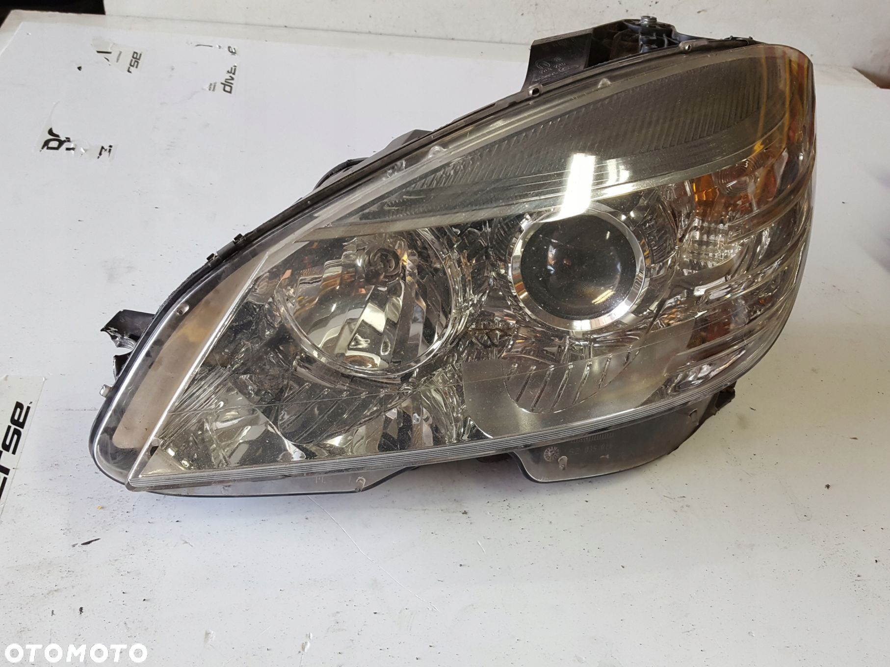 MERCEDES C W204 07-11r LAMPA LEWA PRZÓD ANGLIK - 1