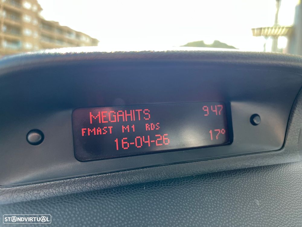 Peugeot 307 1.4 XR - 16