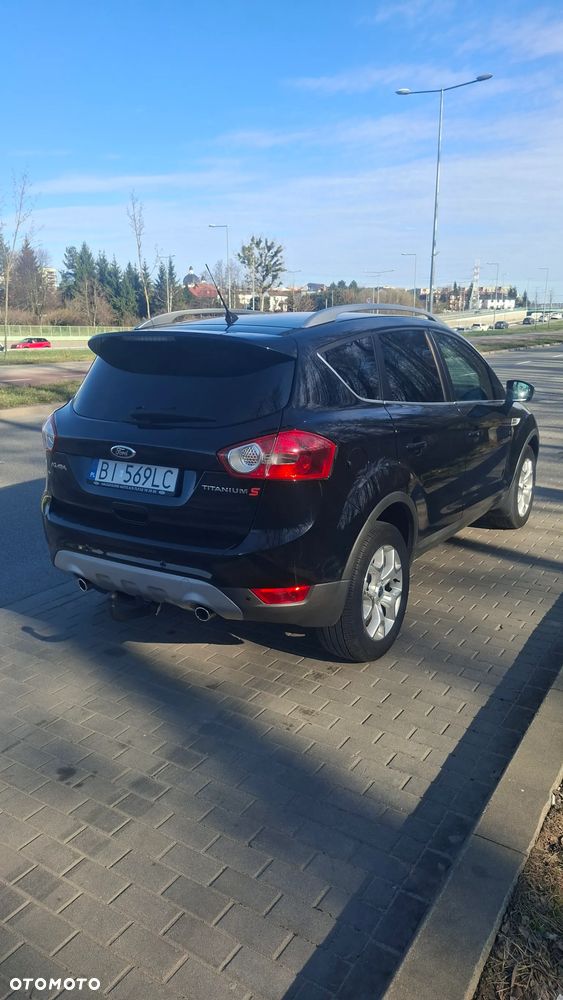 Ford Kuga 2.0 TDCi 2x4 Titanium - 4