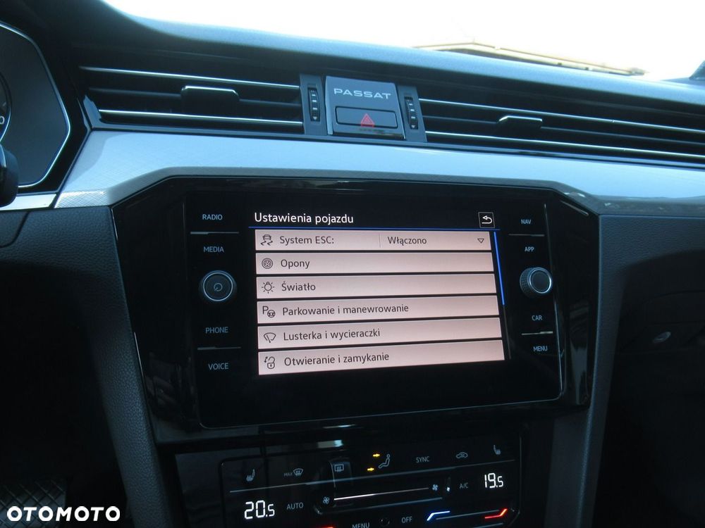 Volkswagen Passat - 25