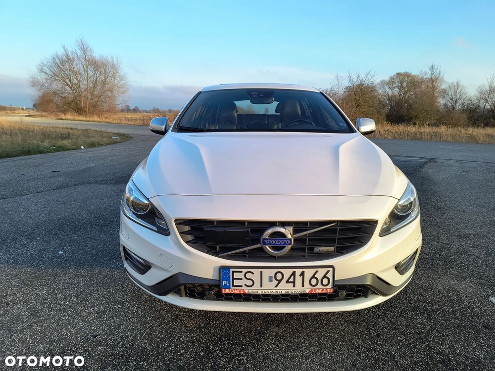 Volvo V60 D6 AWD Plug-in Hybrid Summum - 4