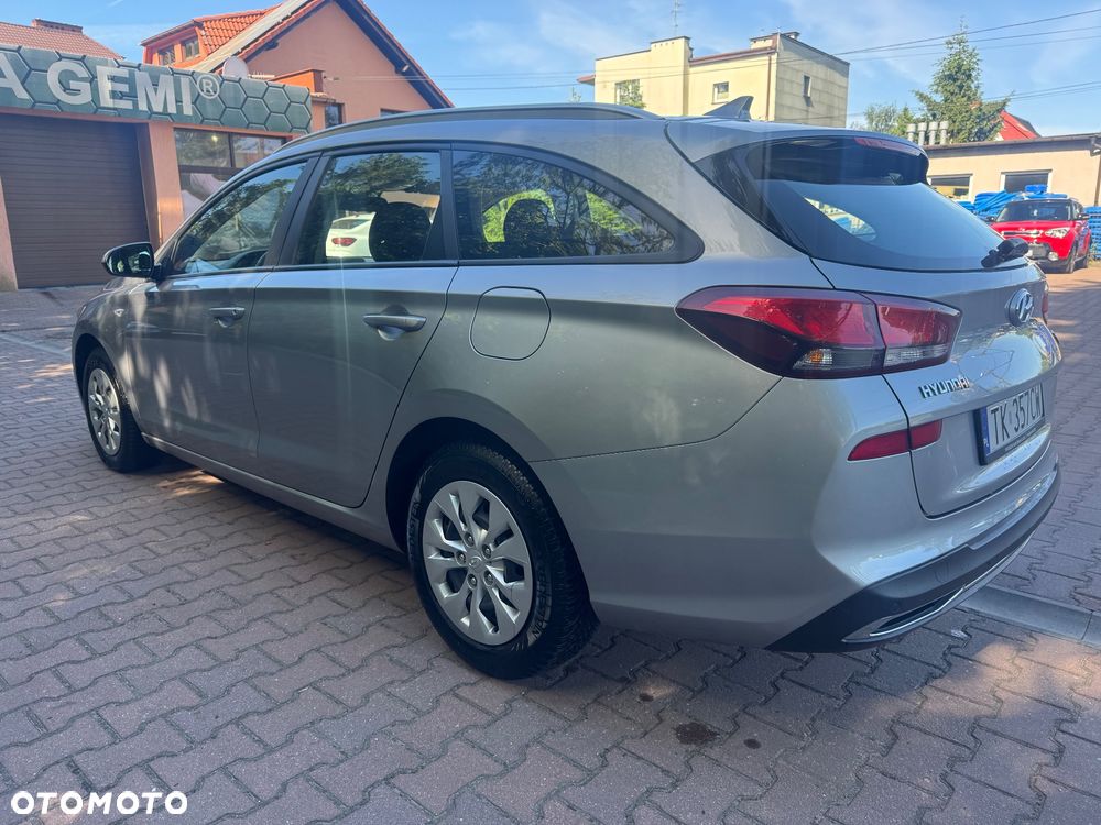 Hyundai i30 1.5 DPI Classic + - 4
