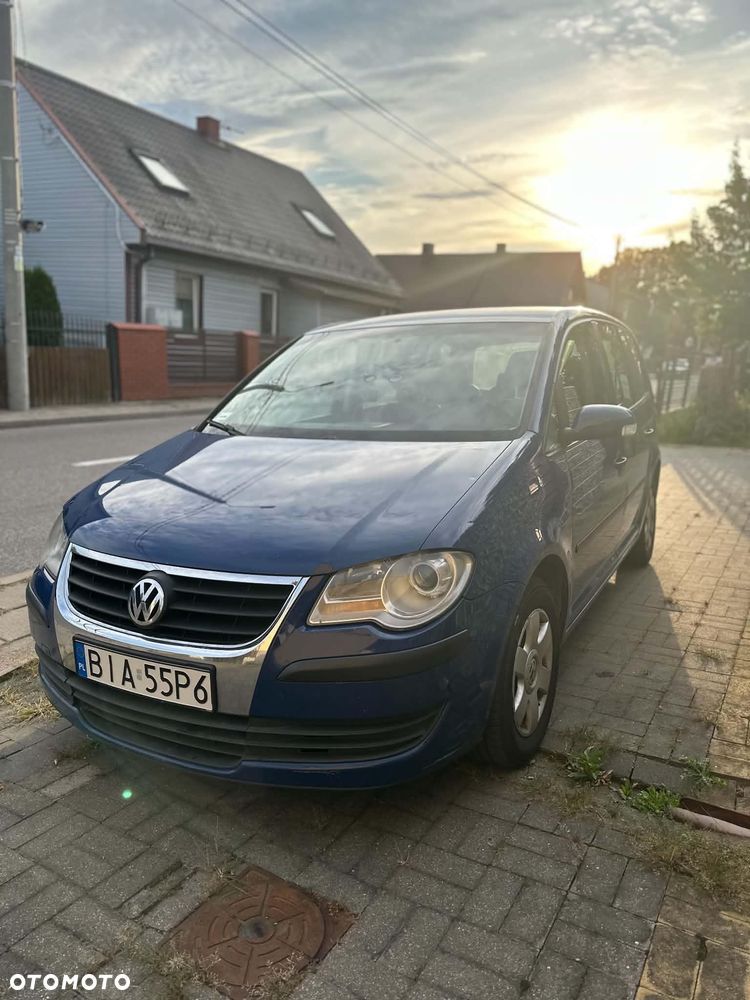 Volkswagen Touran 1.9 TDI Highline DSG - 1