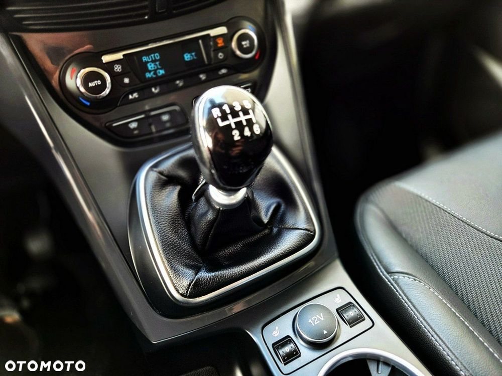 Ford Kuga 1.5 EcoBoost 2x4 Cool & Connect - 17
