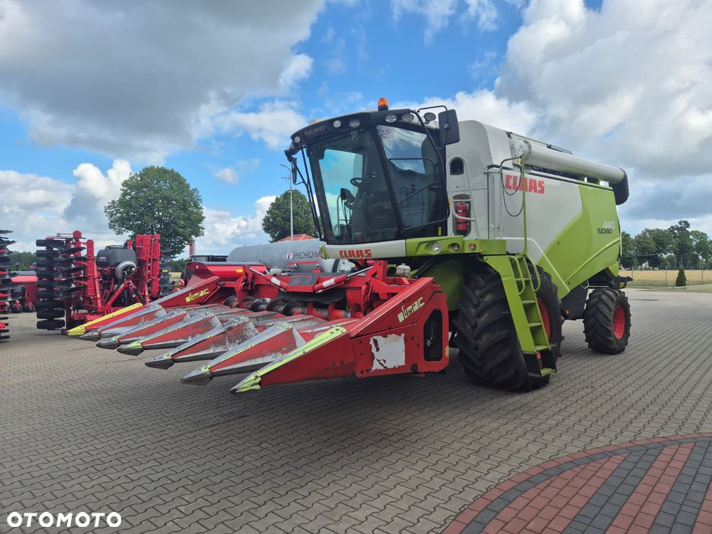 Claas Tucano 440 z hederem Vario 620 i przystawką do kukurydzy Olimac - 1