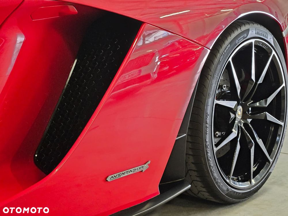 Lamborghini Aventador - 15