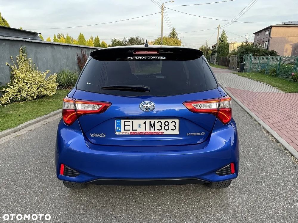 Toyota Yaris Hybrid 100 Selection Platinum - 6