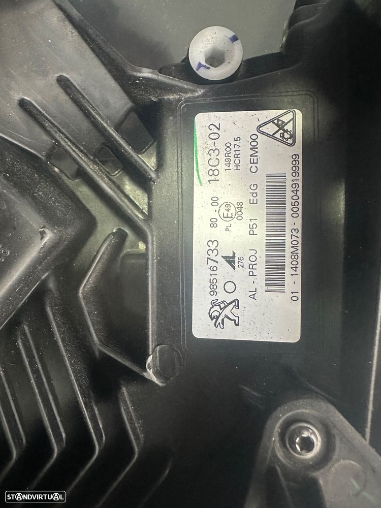 Farol esquerdo Peugeot 308 FAROL LED ANO 2023 (98516733) - 2