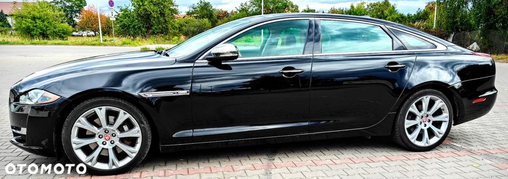 Jaguar XJ 3.0 T AWD LWB Portfolio - 5