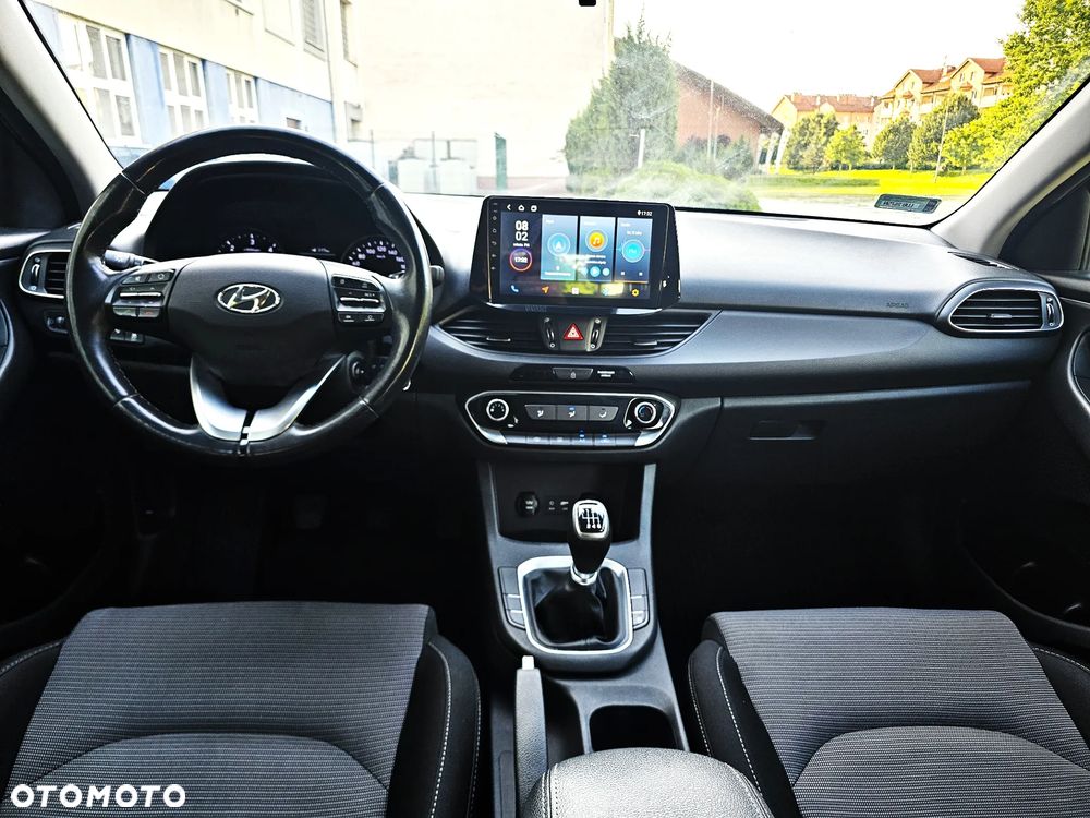 Hyundai i30 1.6 D Classic + - 8