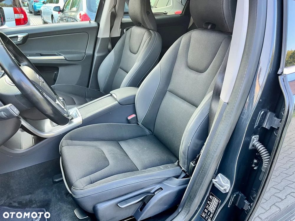 Volvo XC 60 D4 Momentum - 13