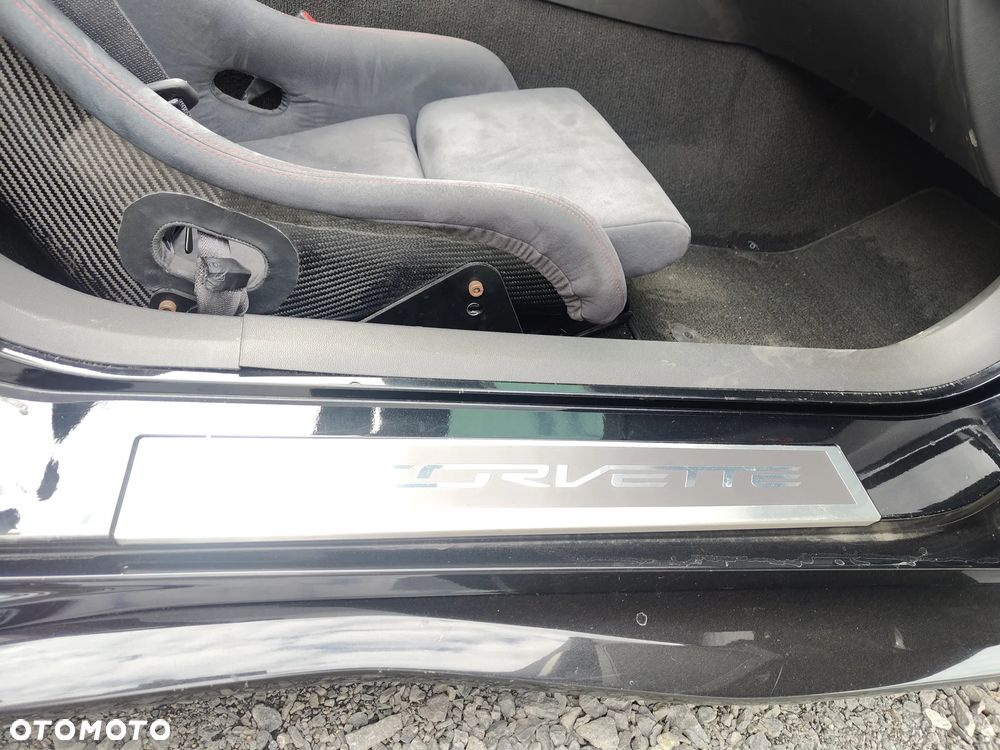 Chevrolet Corvette - 20