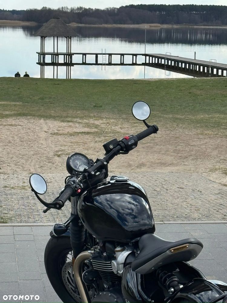 Triumph Bonneville Bobber - 2