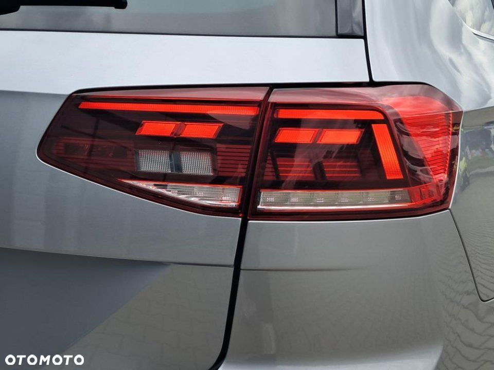 Volkswagen Passat - 11