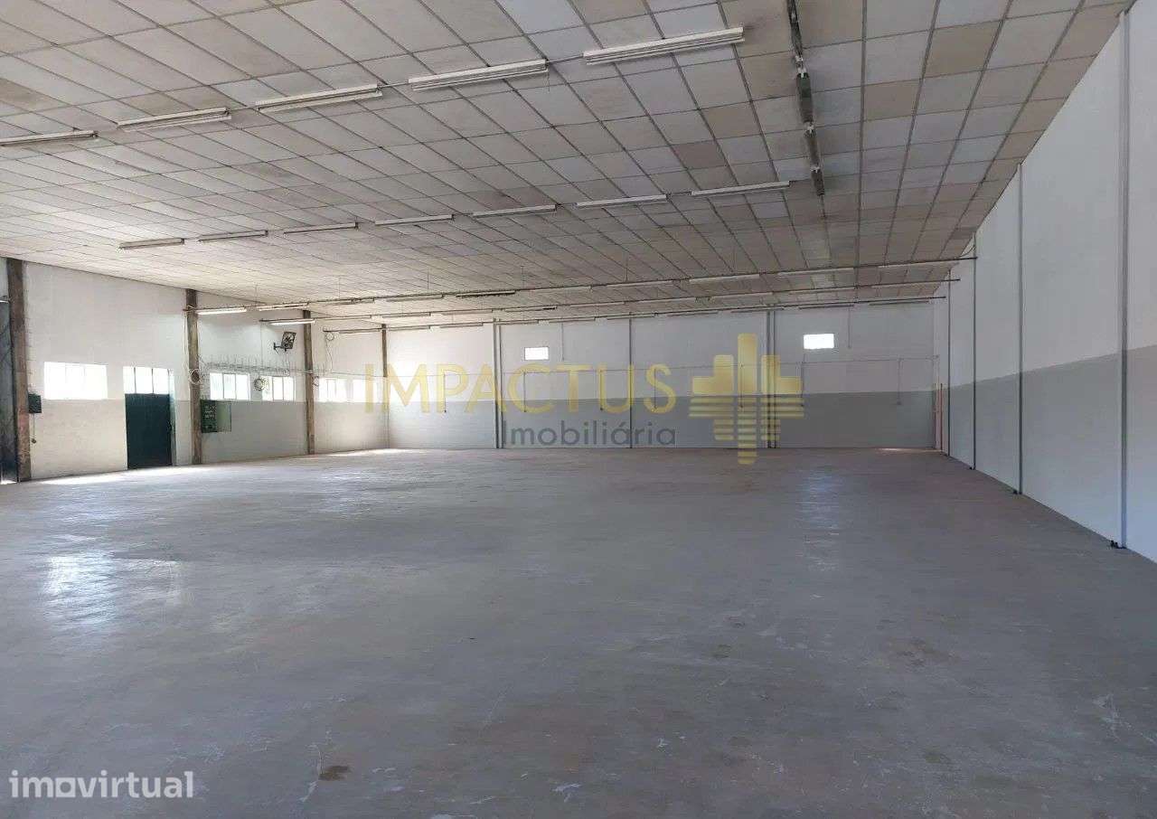 Armazém amplo com 600m2 - Grande imagem: 2/19