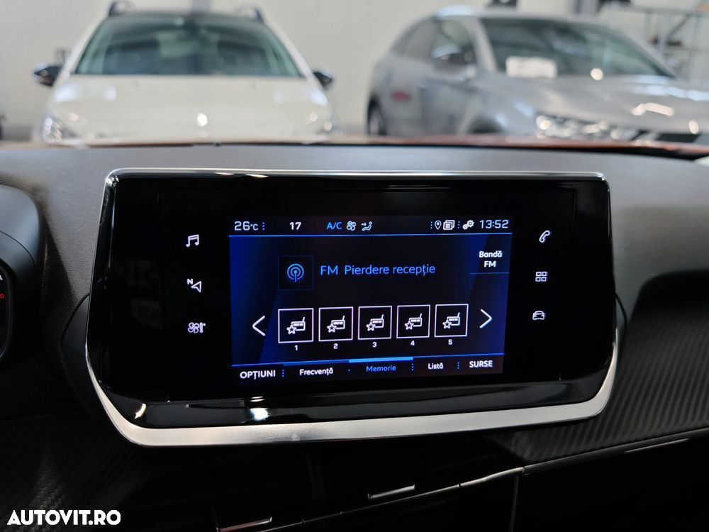 Peugeot 2008 PureTech 130 EAT8 Allure - 19