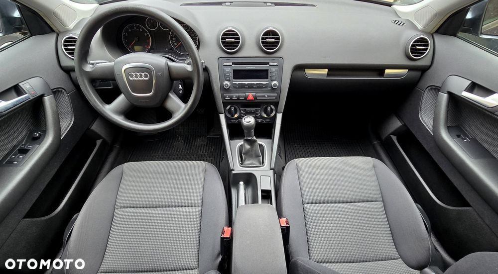 Audi A3 1.6 Attraction - 9