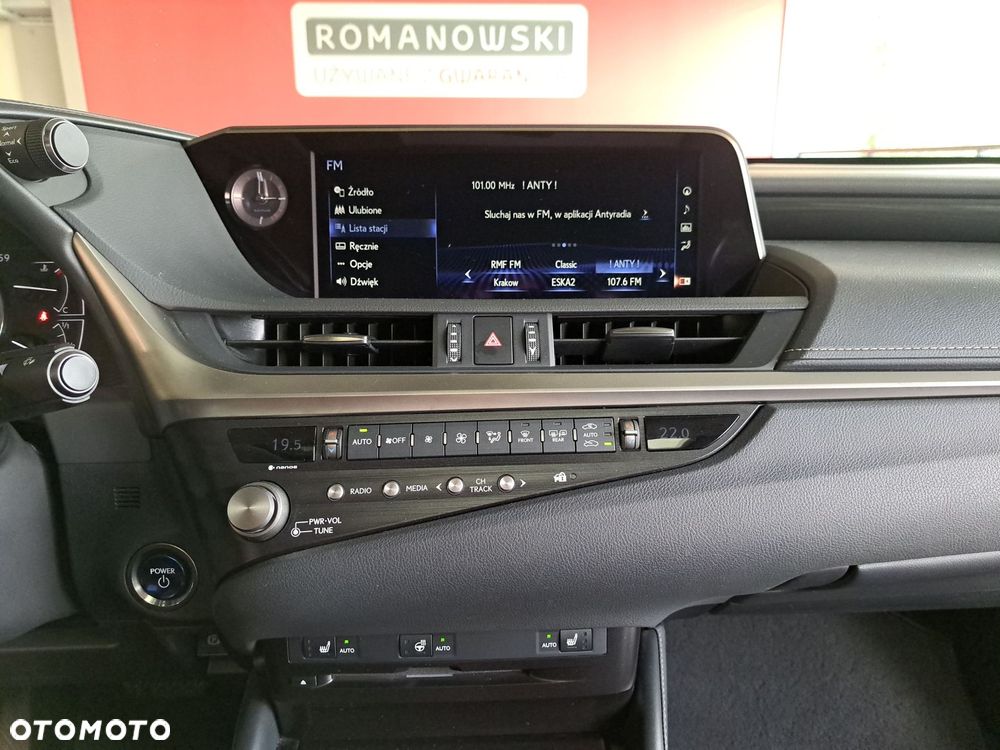 Lexus ES - 22