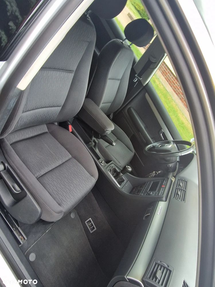 Audi A4 Avant 1.8 T quattro - 19