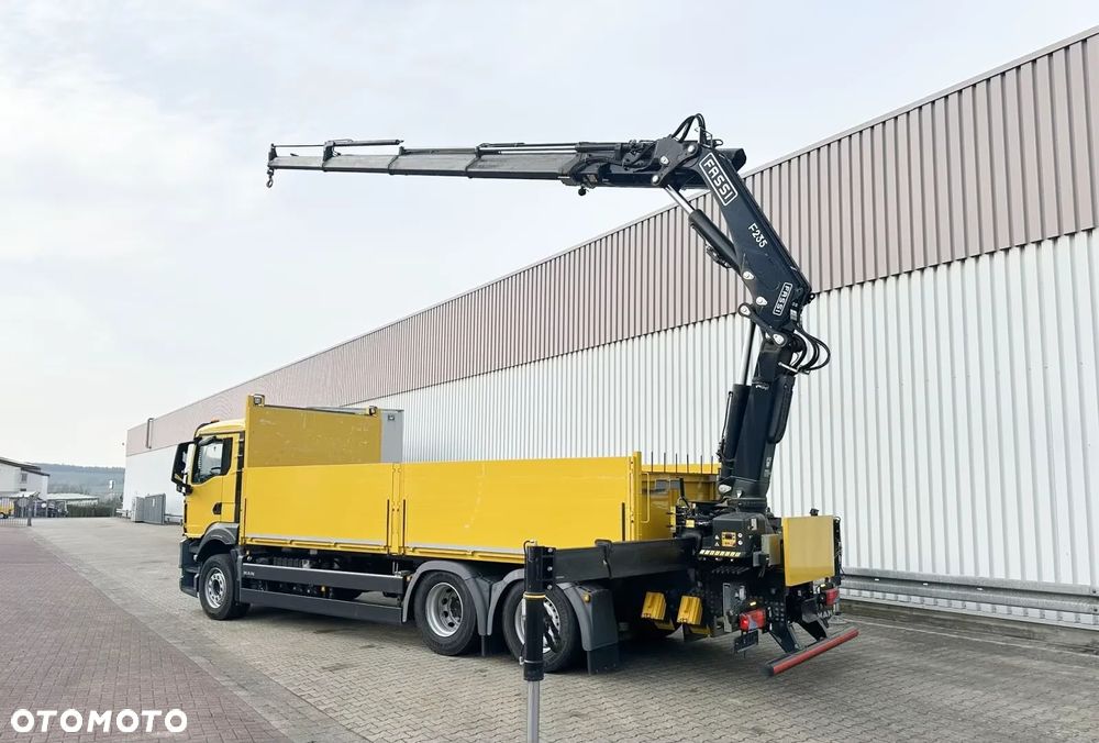 MAN TGS 26.430 6x2 OŚ SKRĘTNA HDS dzwig żuraw FASSI 235 SKŁĄDANY w ''Z'' -RADIO- 5i6 funkacja DODATKOWA,  Skrzynia 650x250cm jak NOWY!!! - 2