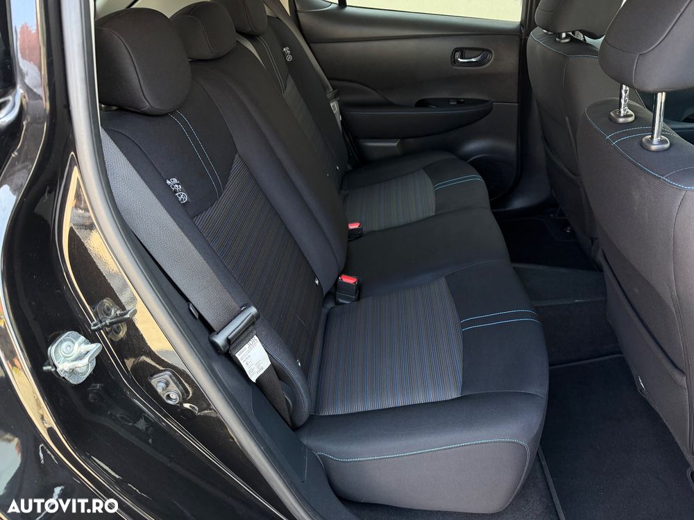 Nissan LEAF 40 kWh N-Connecta - 11