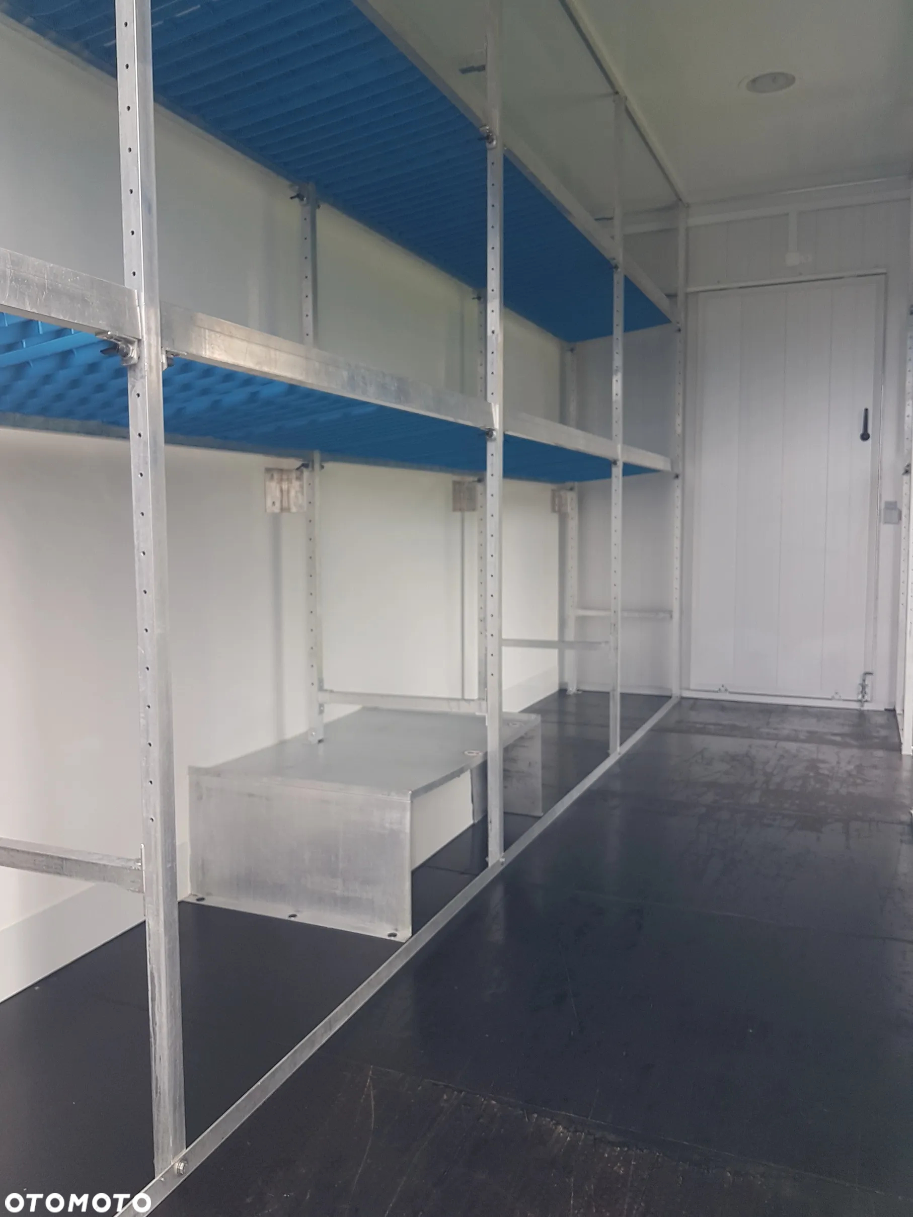 Iveco DAILY KONTENER NISKOPODŁOGOWY 4,43x2,23x2,42 SKLEP FOODTRUCK BAR KLIMA KONIOWÓZ KAMPER - 17