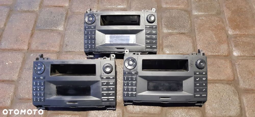 Mercedes Actros Radio - 1