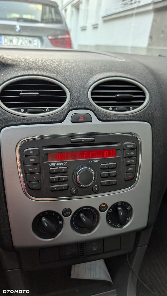 Ford Focus 1.6 Trend - 12