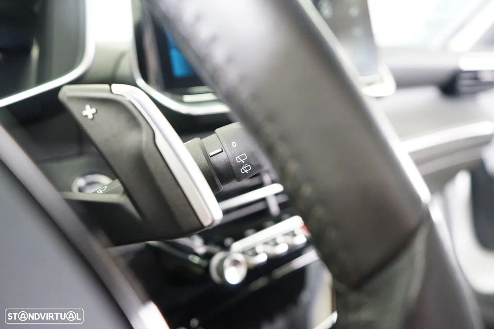 Peugeot 2008 1.2 PureTech Allure Pack EAT8 - 28