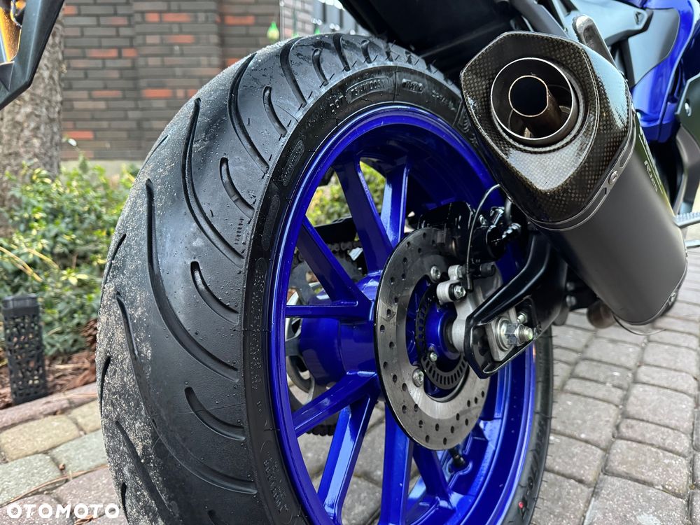 Yamaha YZF - 11