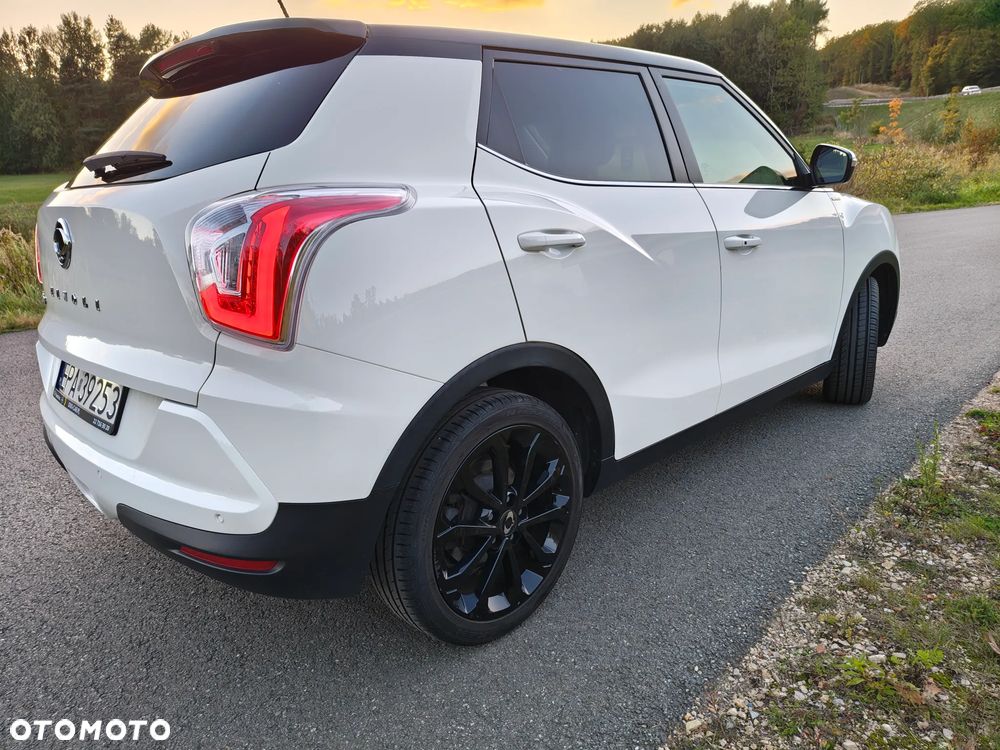 SsangYong/KGM Tivoli e-XGi 160 2WD Black+White - 3