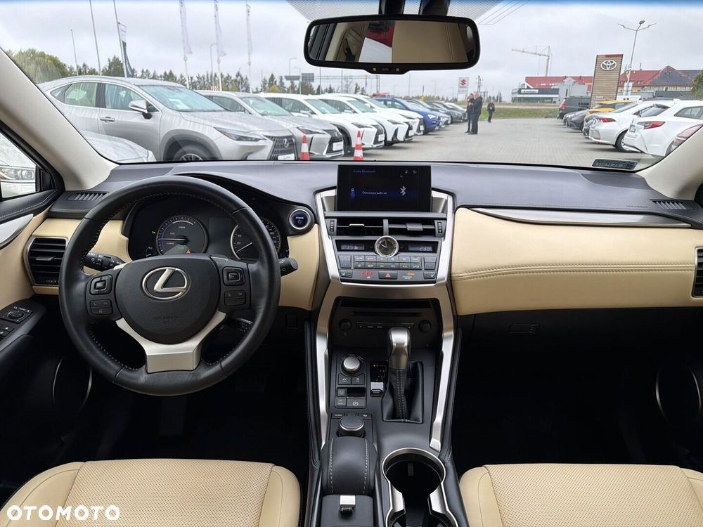 Lexus NX 300h Comfort AWD - 11