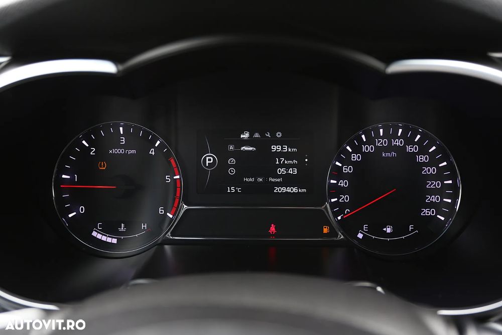 Kia Optima 1.7 DSL EXECUTIVE AT - 11