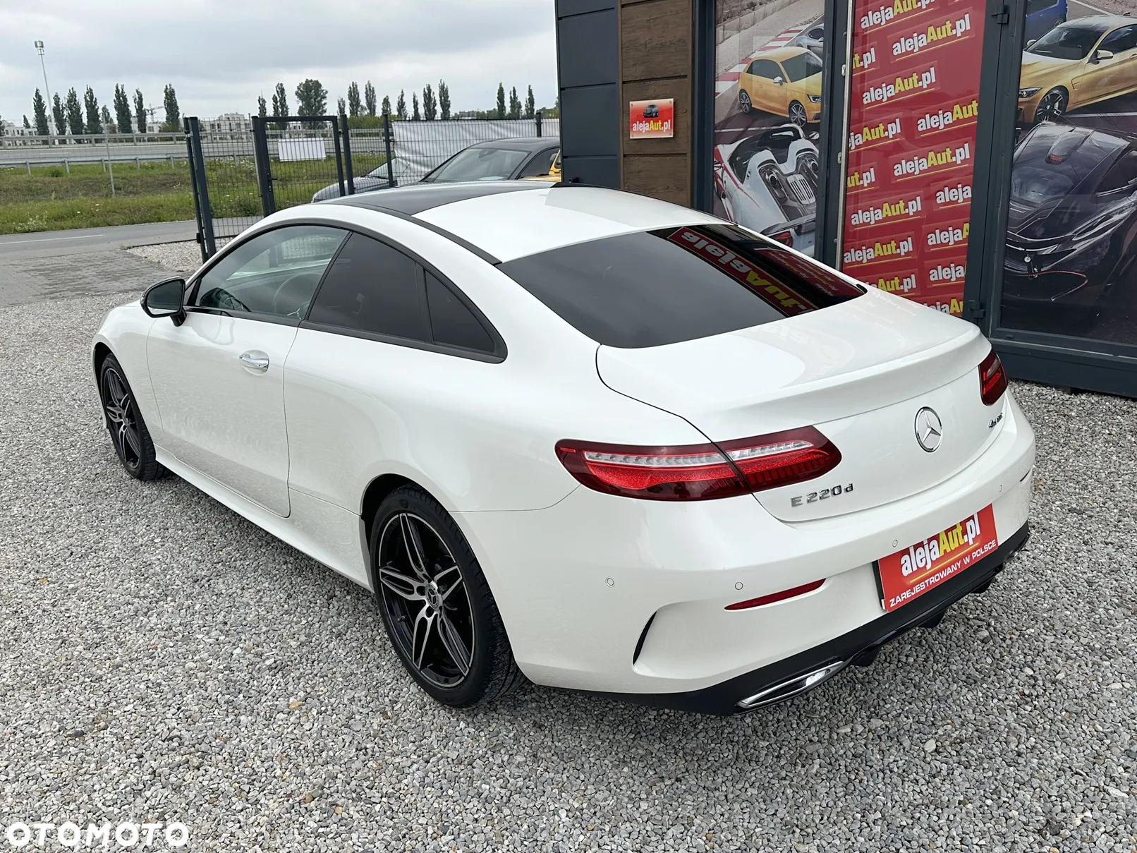 Mercedes-Benz Klasa E 220 d Coupe 4-Matic 9G-TRONIC - 4