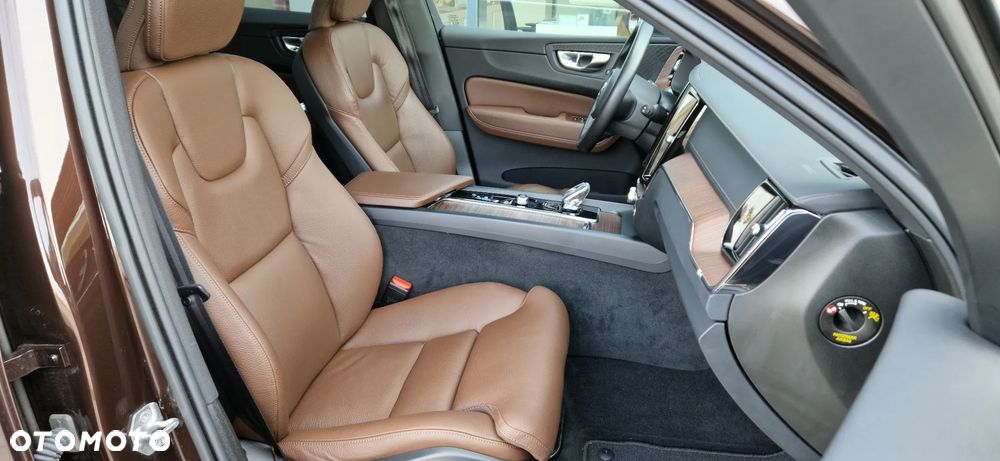 Volvo XC 60 B4 D AWD Inscription - 15