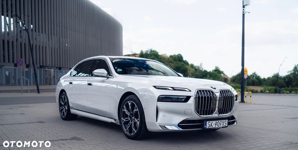 BMW Seria 7 730d xDrive mHEV - 15