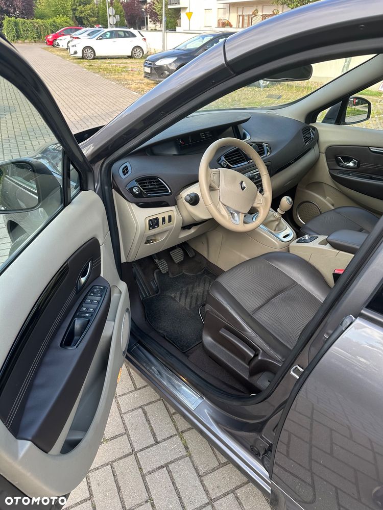 Renault Scenic 1.9 dCi Privilege Euro5 - 9
