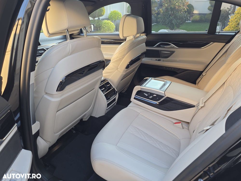BMW Seria 7 740d xDrive MHEV - 11