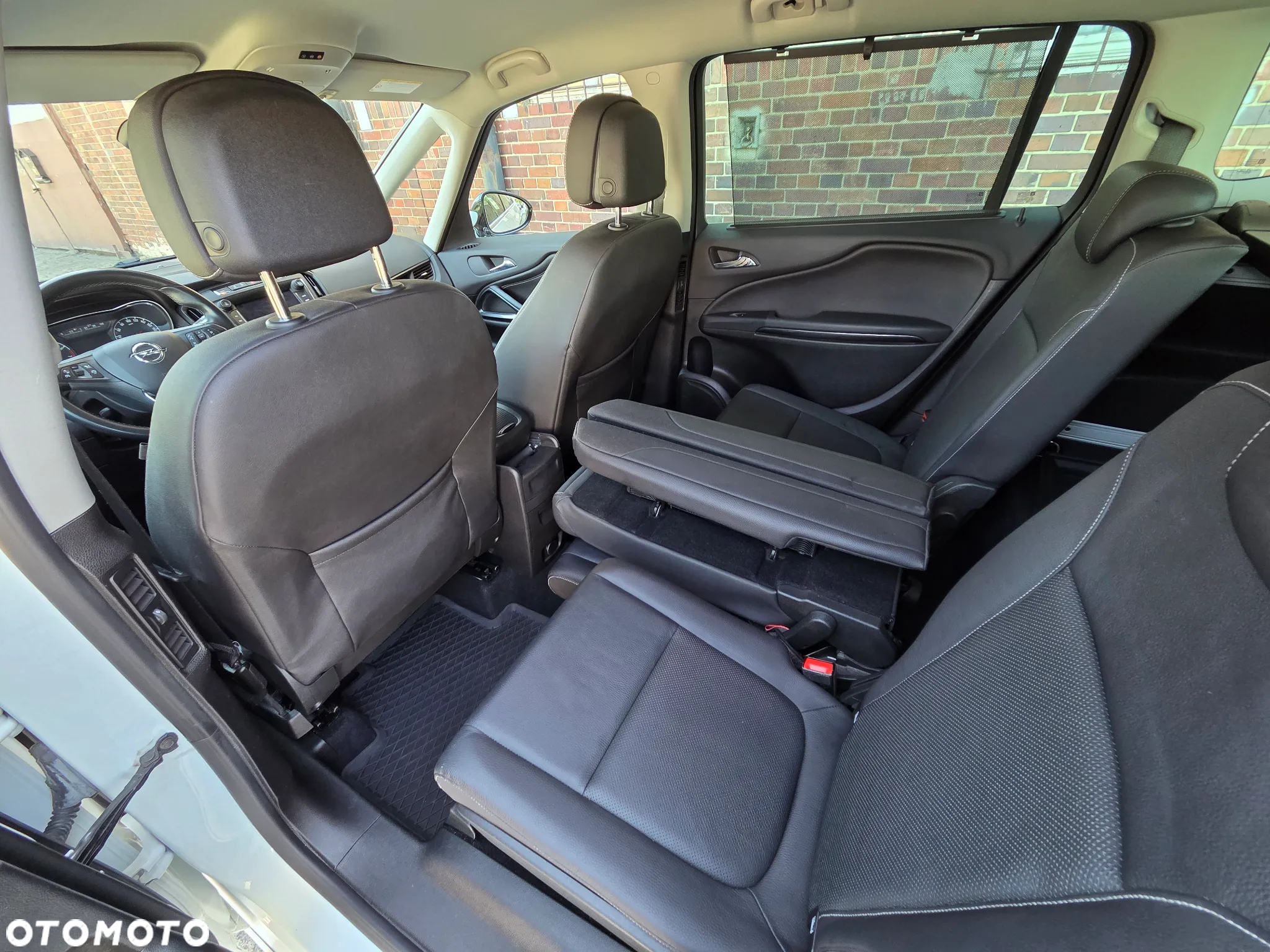Opel Zafira Tourer 1.6 SIDI Turbo Innovation - 22